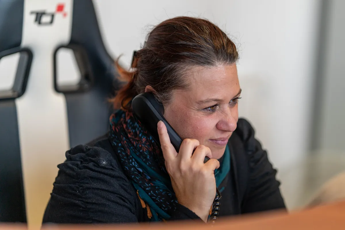 Collaborateurs MET Groupe lors d'une réunion d'équipe dans une agence locale